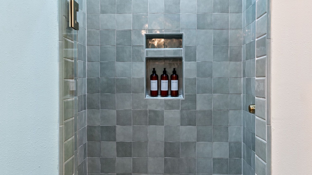Photo of Bathroom in Austin Ave.