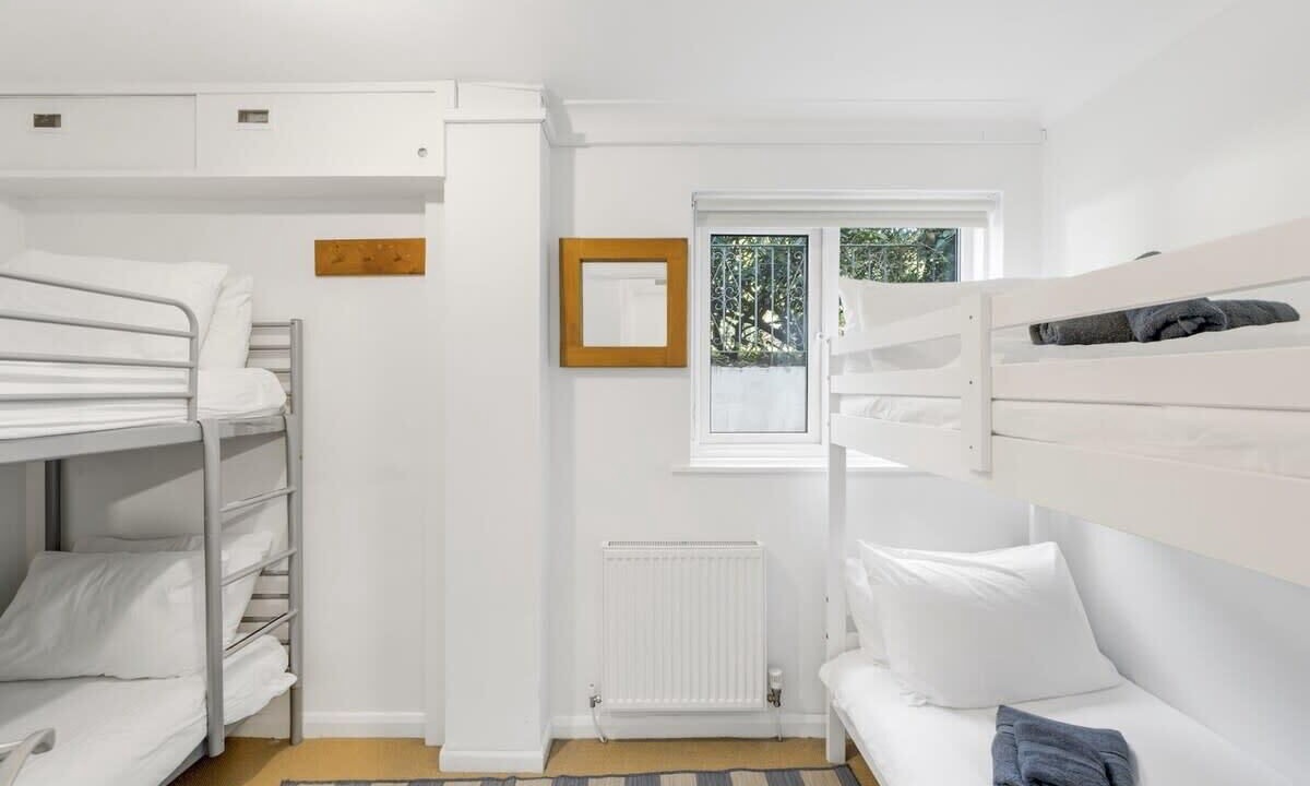 Photo of Others in Rock