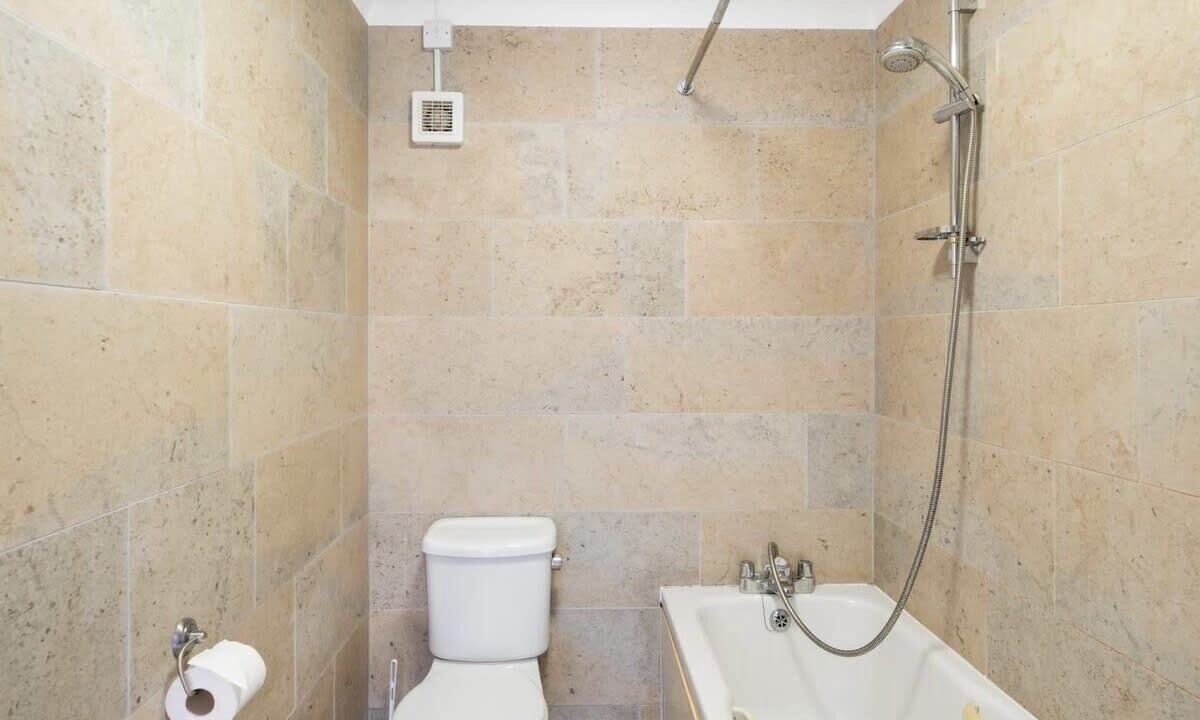 Photo of Bathroom in Rock