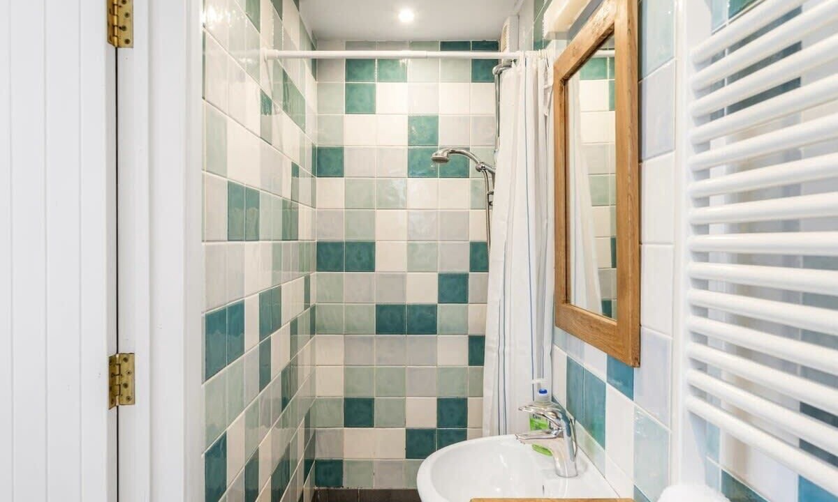 Photo of Bathroom in Rock