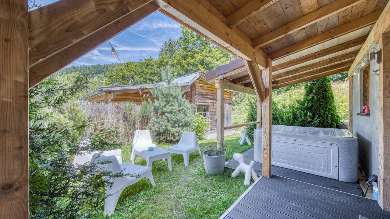 Photo of Patio Balcony in Saint-Jean-de-Sixt
