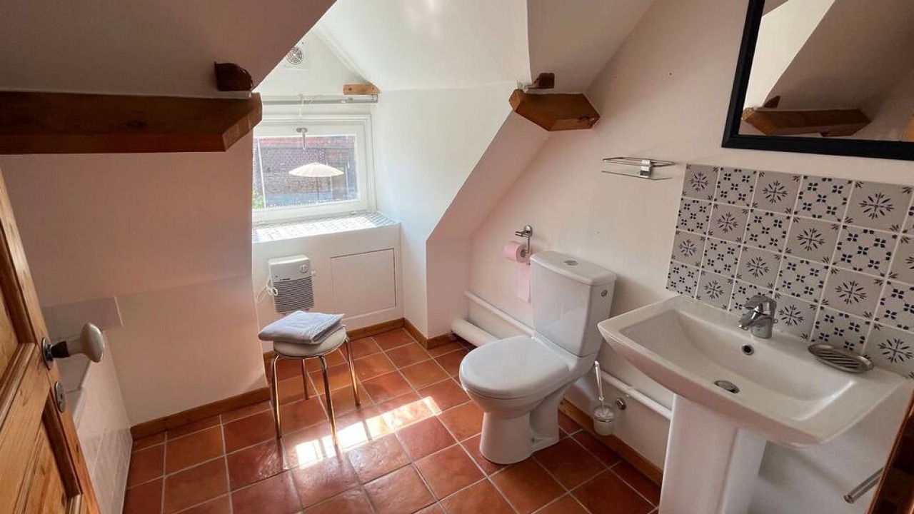 Photo of Bathroom in Arry