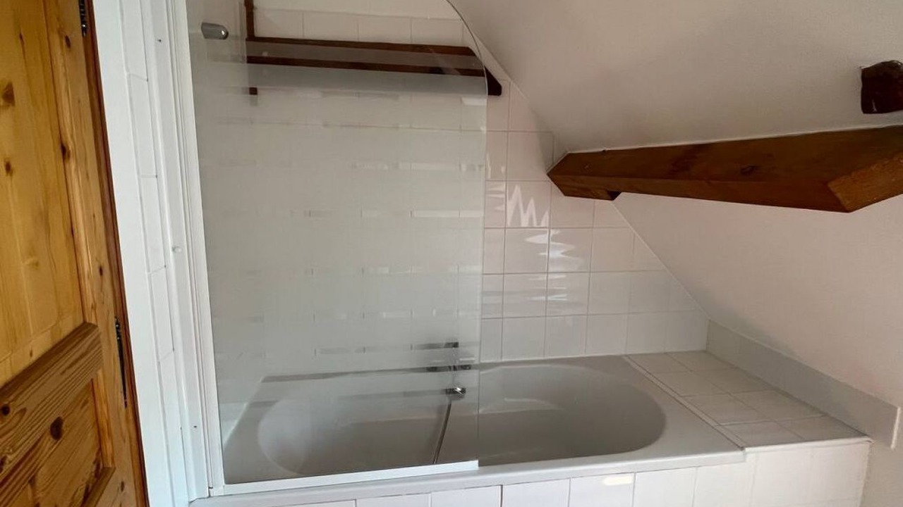 Photo of Bathroom in Arry