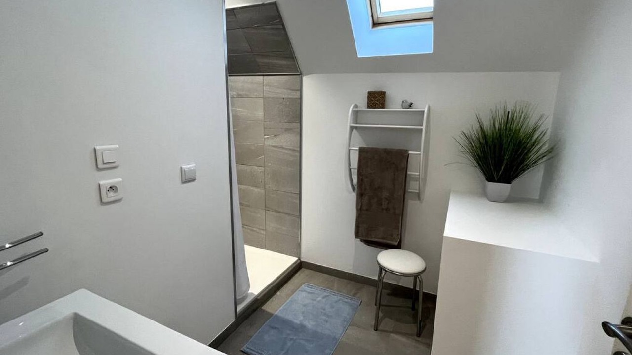 Photo of Bathroom in Arry
