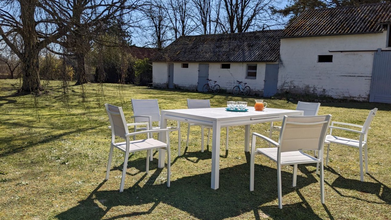 Photo of Outdoor in Saint-Quentin-en-Tourmont