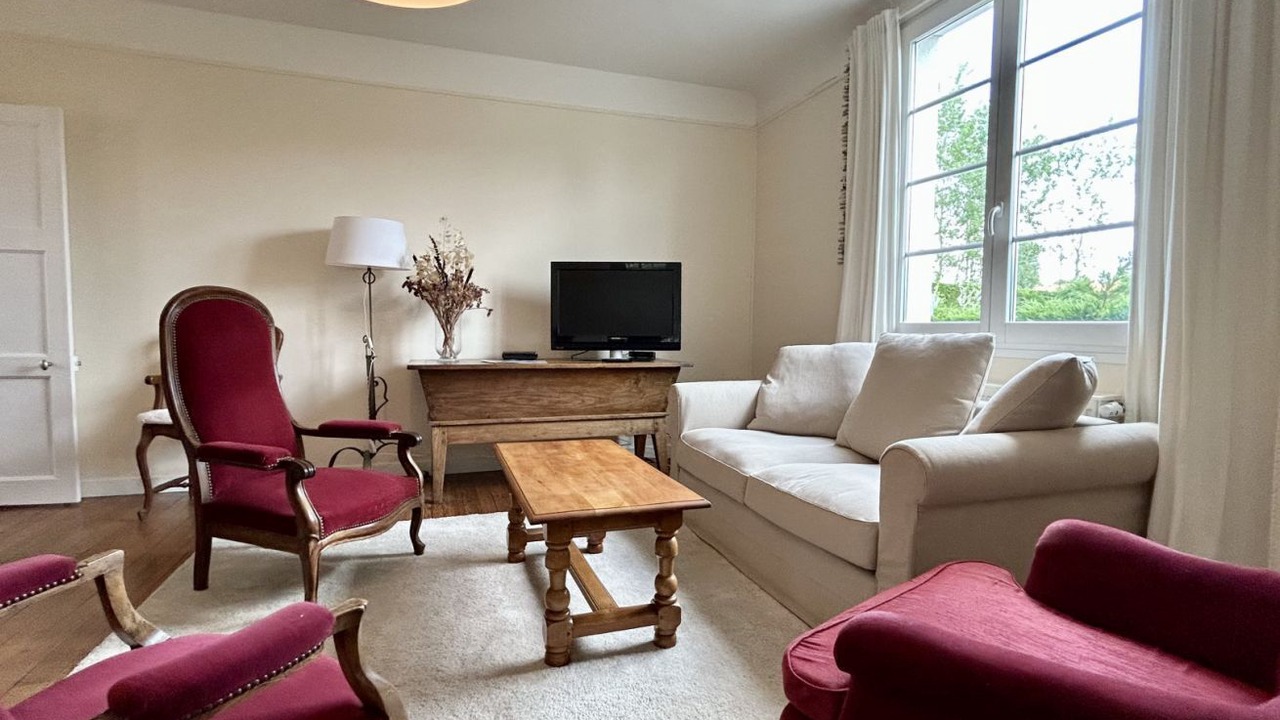 Photo of Livingroom in Saint-Quentin-en-Tourmont