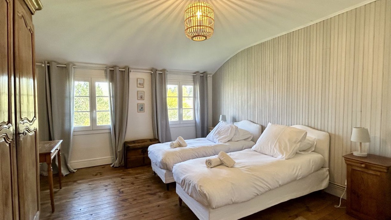 Photo of Bedroom in Saint-Quentin-en-Tourmont