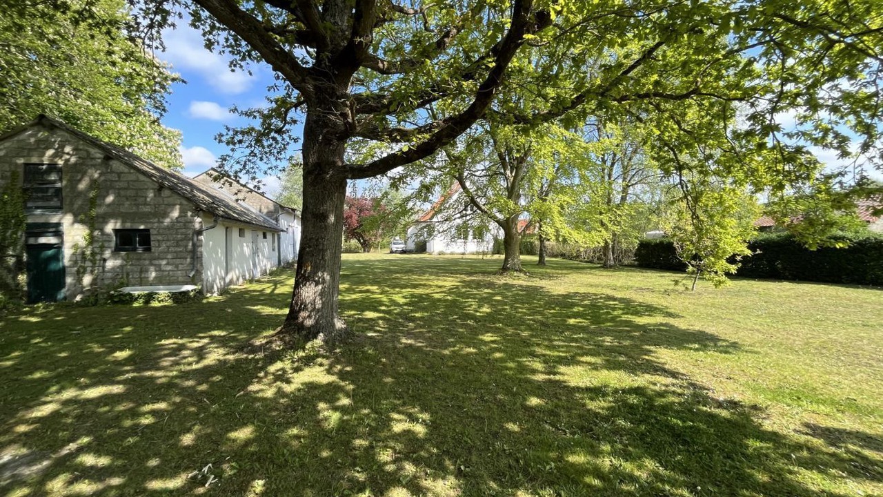 Photo of Outdoor in Saint-Quentin-en-Tourmont