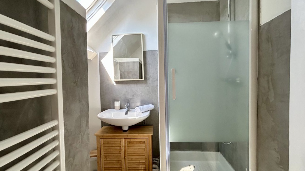 Photo of Bathroom in Saint-Quentin-en-Tourmont