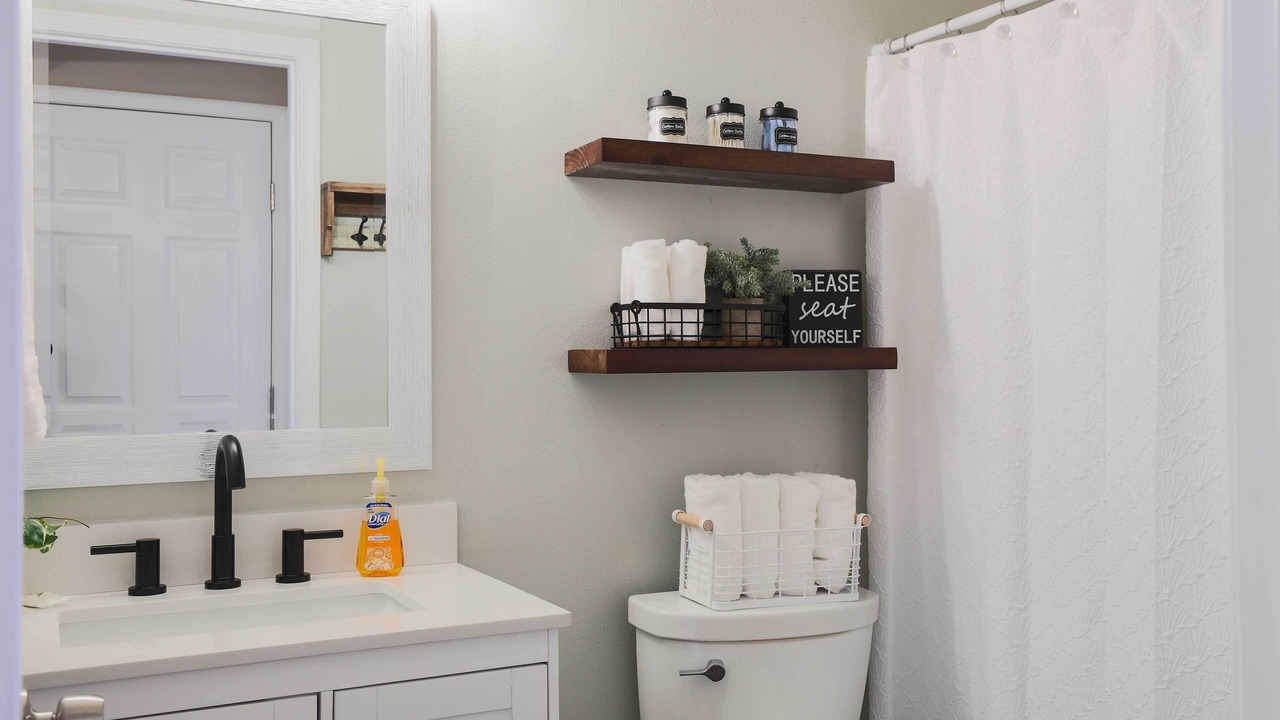 Photo of Bathroom in Abbott Loop