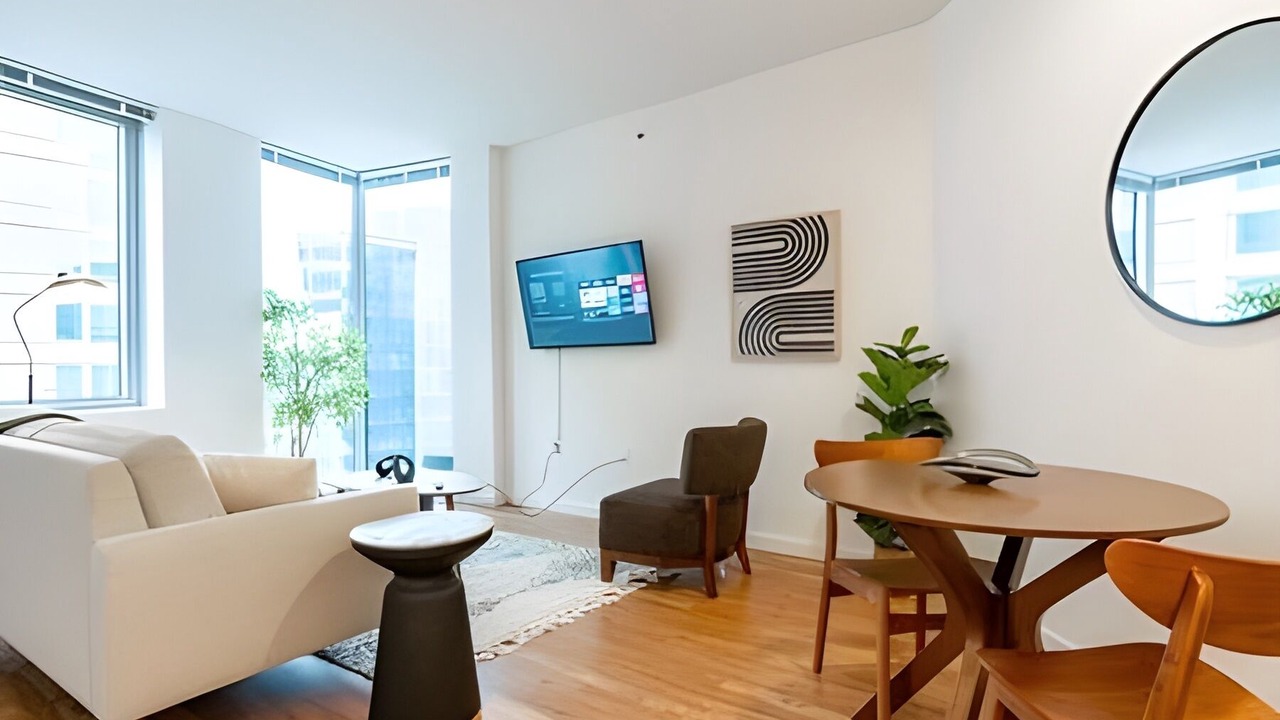 Photo of Livingroom in West Bellevue