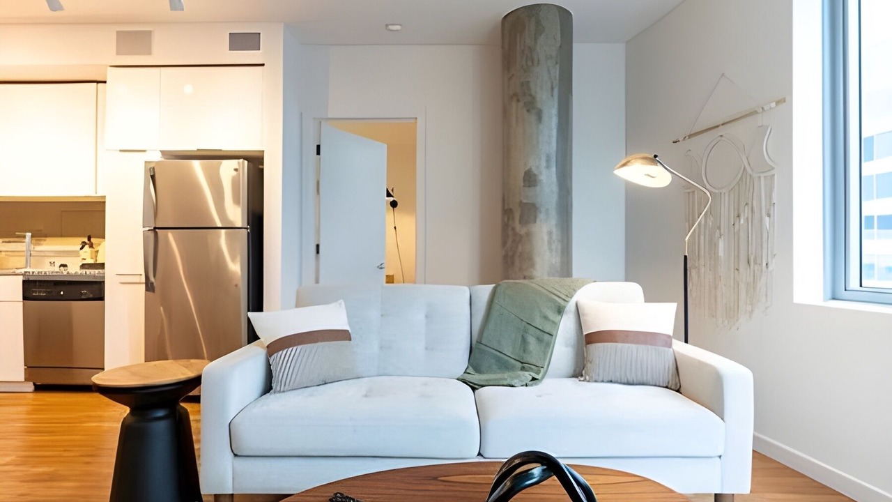 Photo of Livingroom in West Bellevue