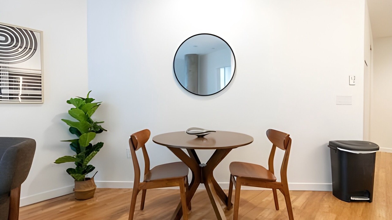 Photo of Livingroom in West Bellevue