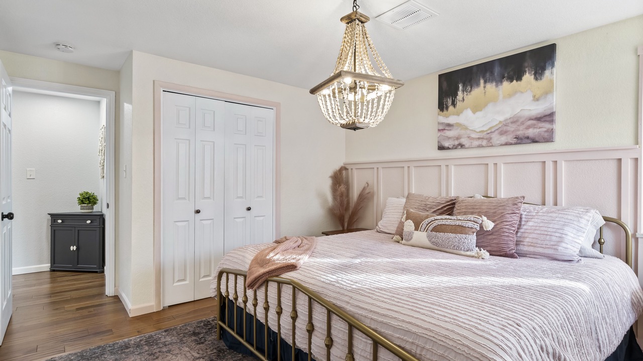 Photo of Bedroom in Scenic Heights