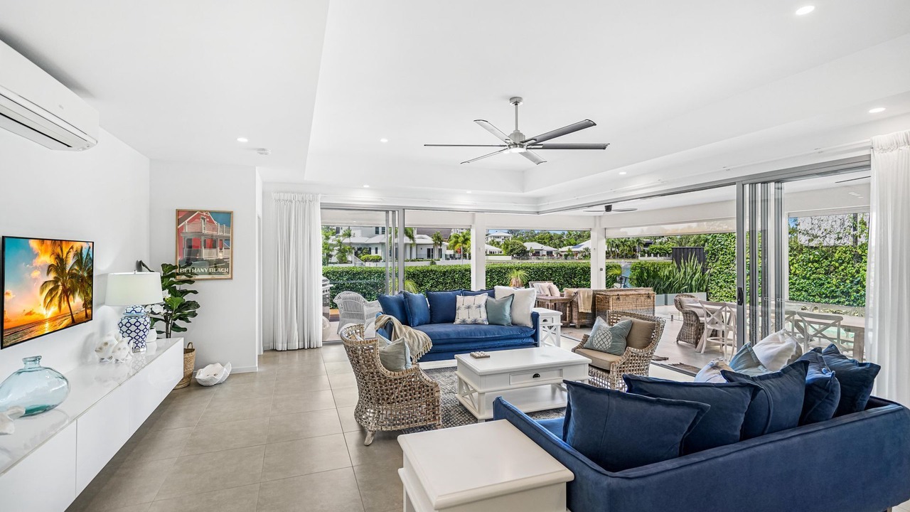 Photo of Livingroom in Trinity Beach