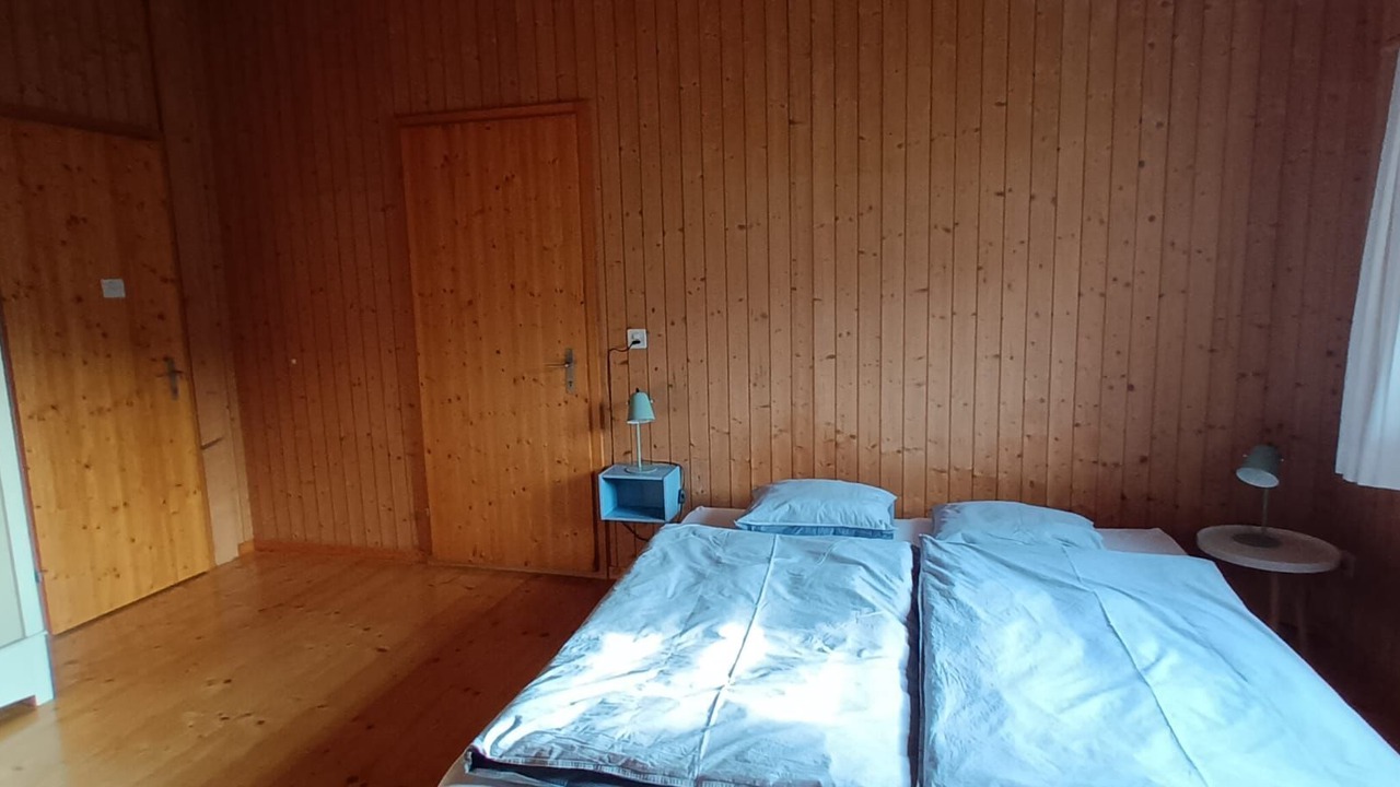 Photo of Bedroom in Grabs