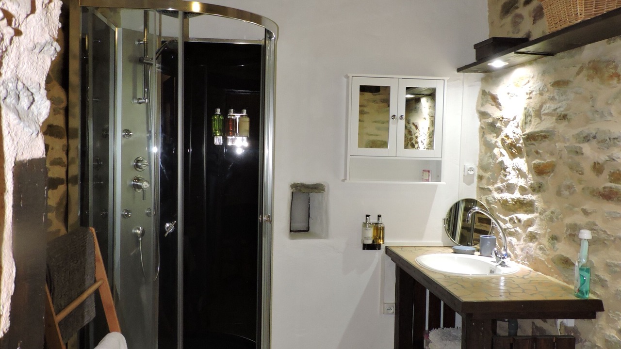 Photo of Bathroom in Chalais