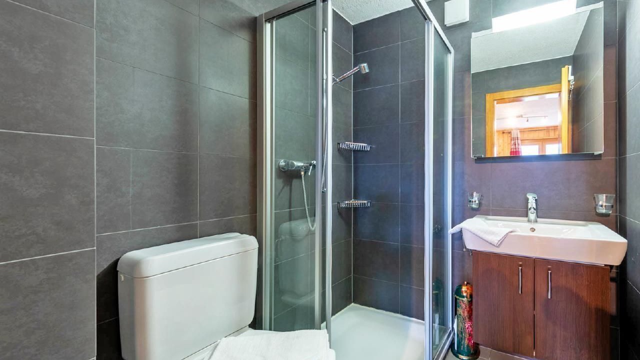 Photo of Bathroom in Vex