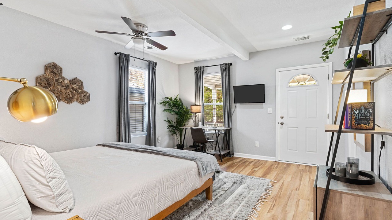 Photo of Bedroom in Columbus Park