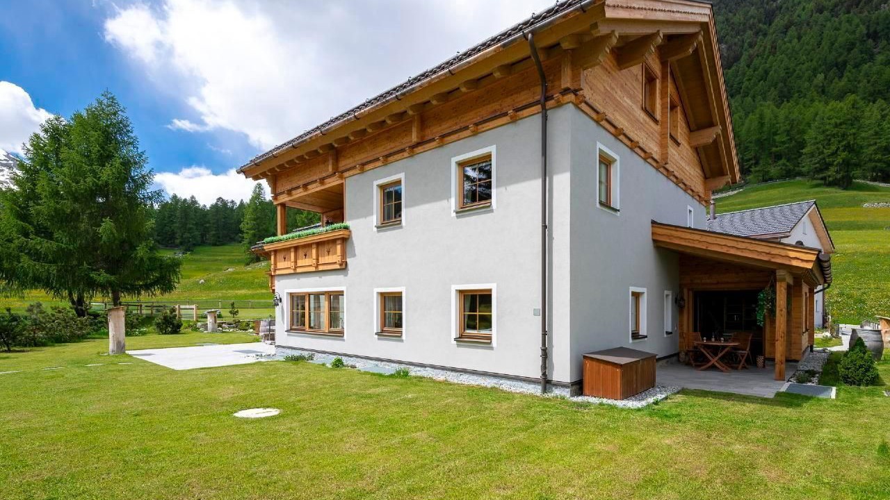 Photo of Outdoor in Bever