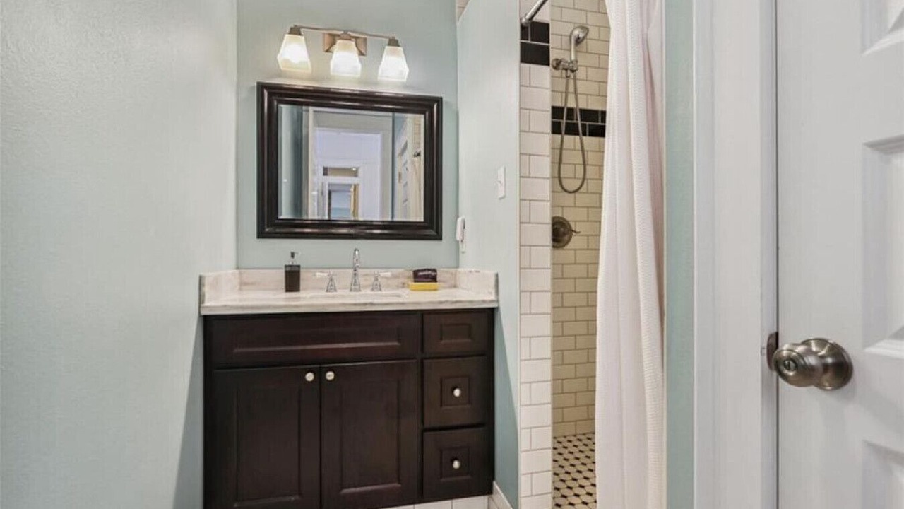 Photo of Bathroom in South 7th Ward
