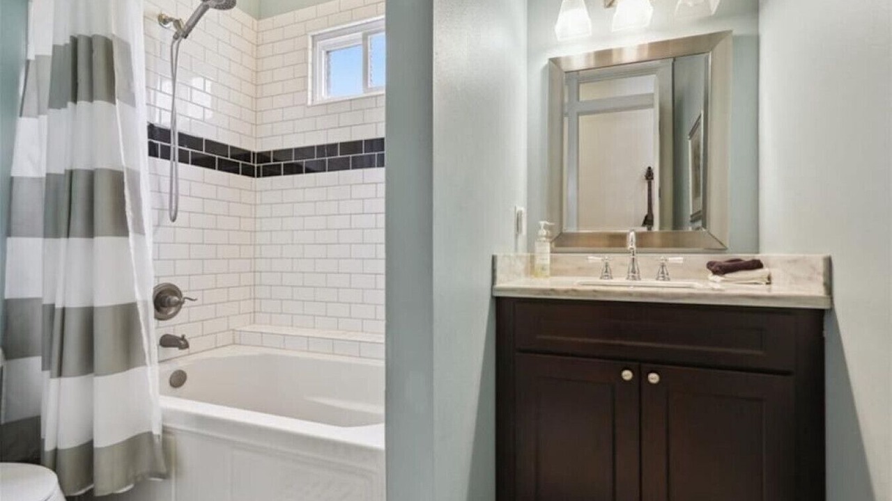 Photo of Bathroom in South 7th Ward