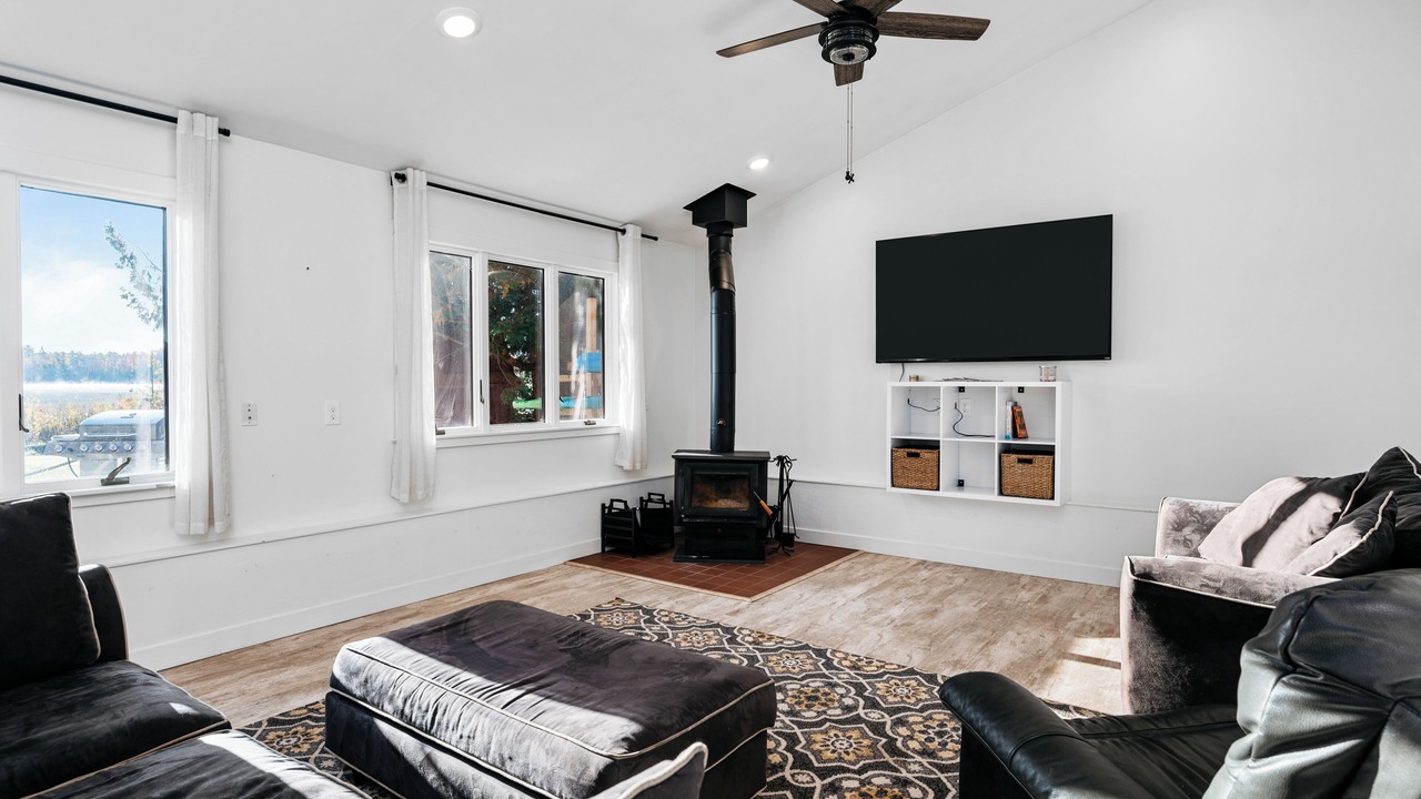 Photo of Livingroom in Interlochen