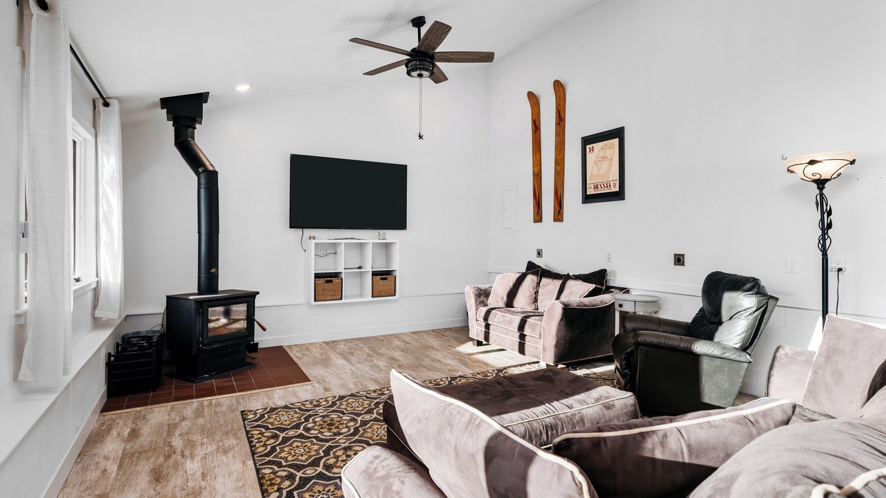 Photo of Livingroom in Interlochen