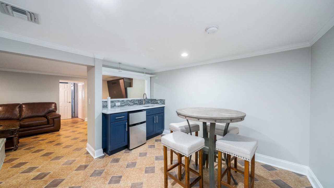 Photo of Others in Linden