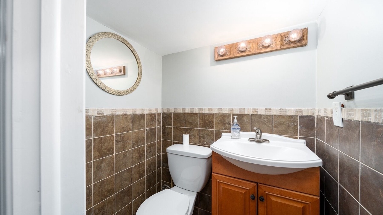 Photo of Bathroom in Linden