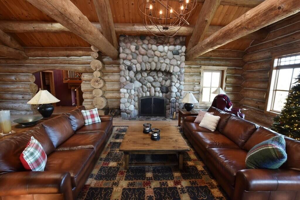 Photo of Livingroom in Suttons Bay