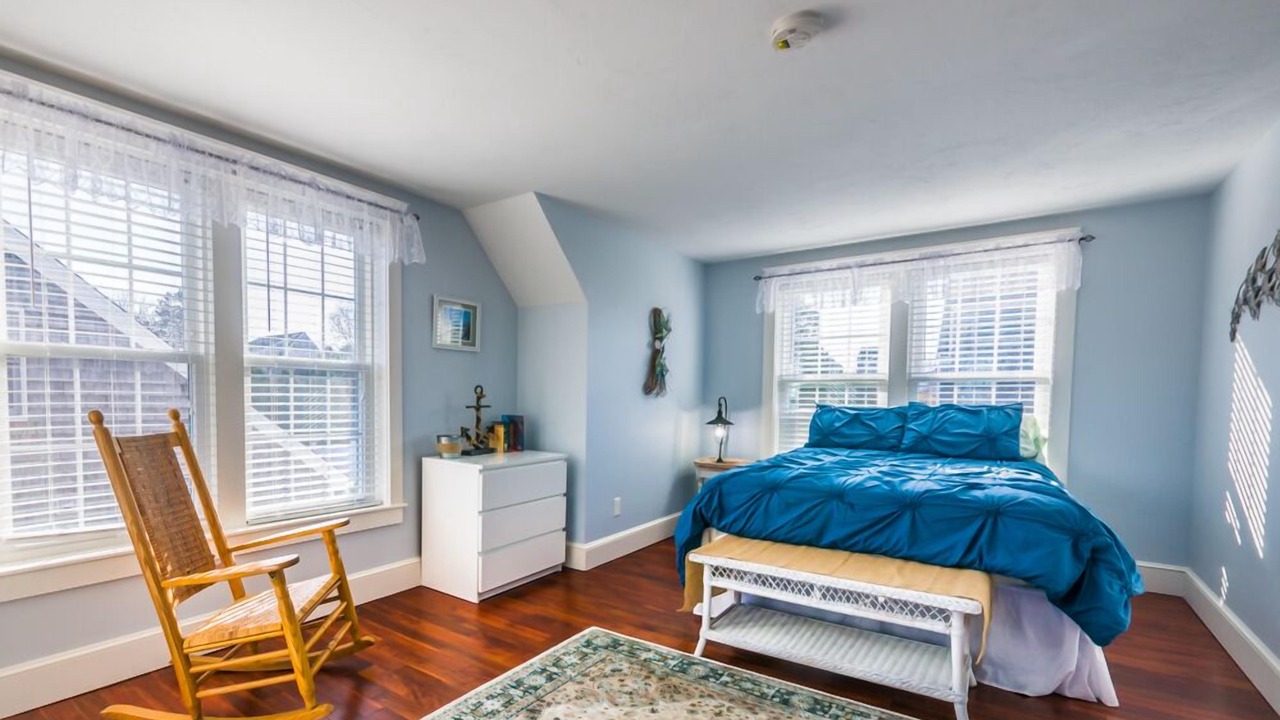 Photo of Others in Sandwich