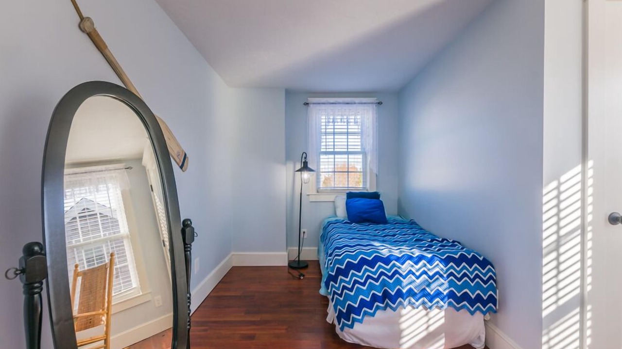 Photo of Others in Sandwich