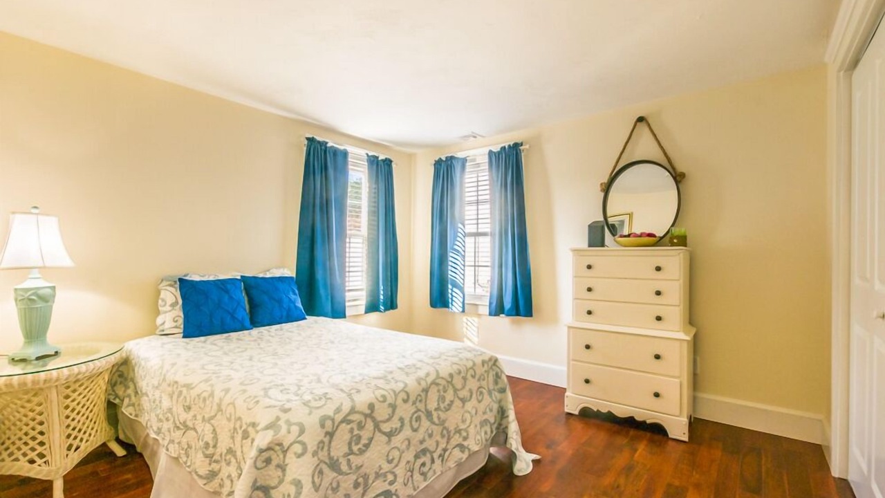 Photo of Others in Sandwich