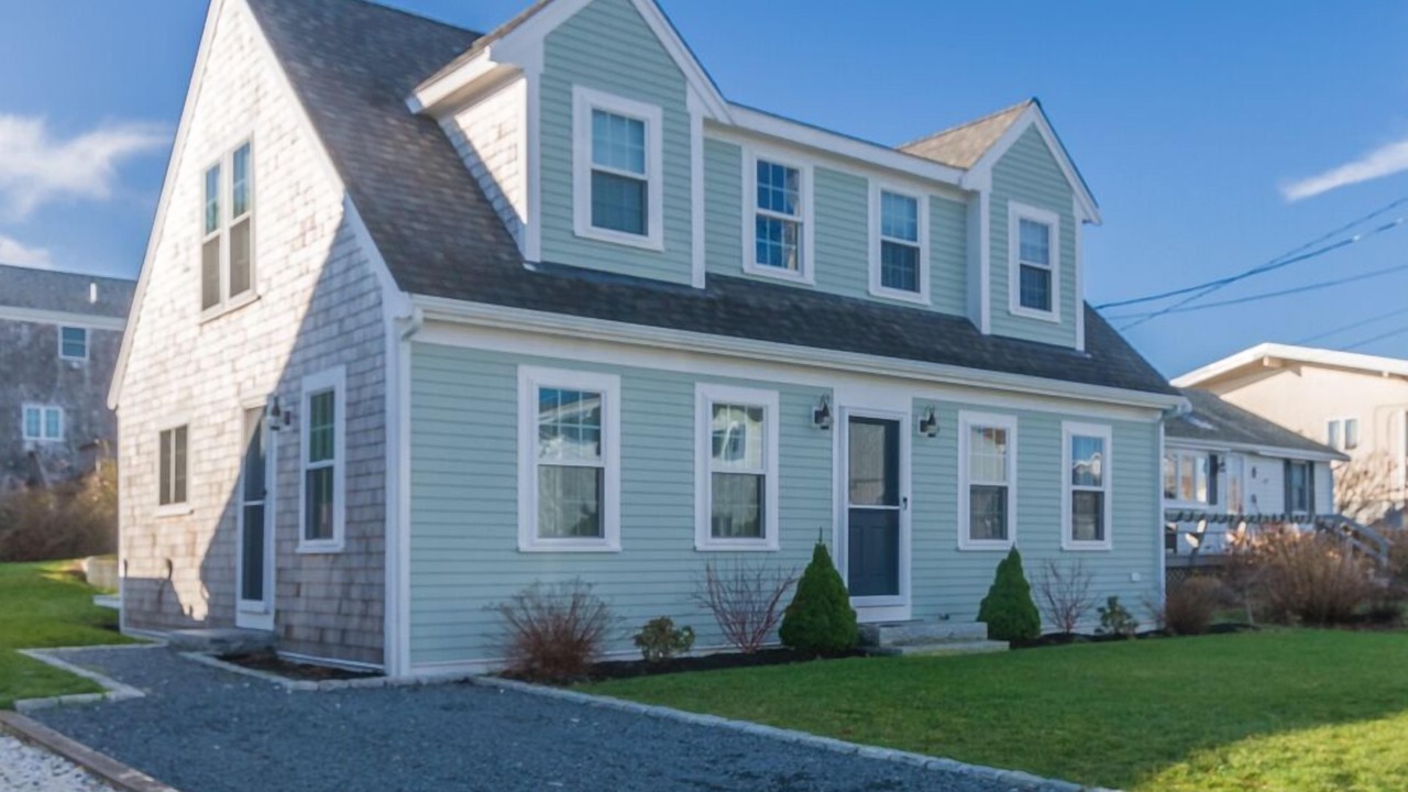 Photo of Others in Sandwich