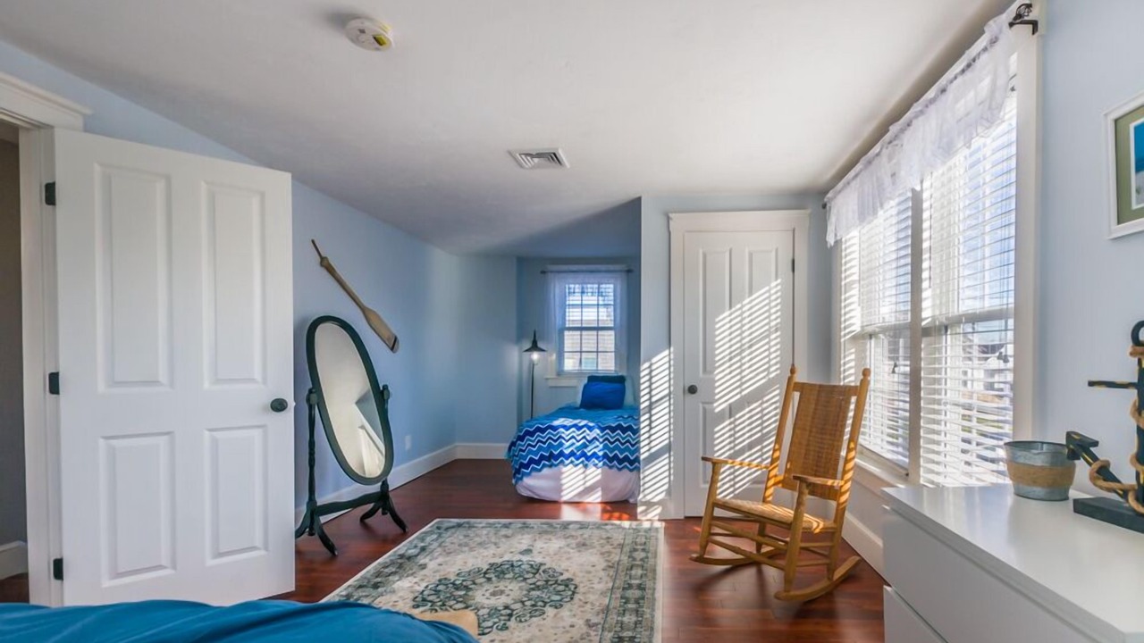 Photo of Others in Sandwich