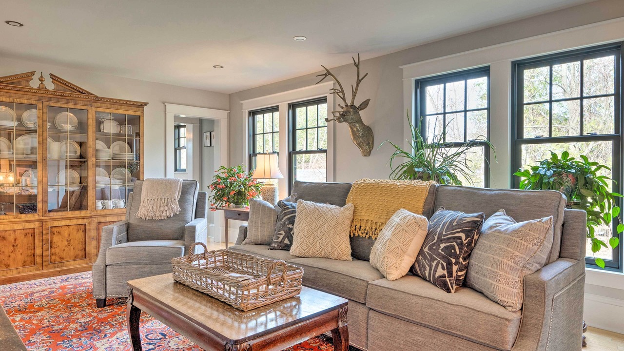 Photo of Livingroom in Derby Center