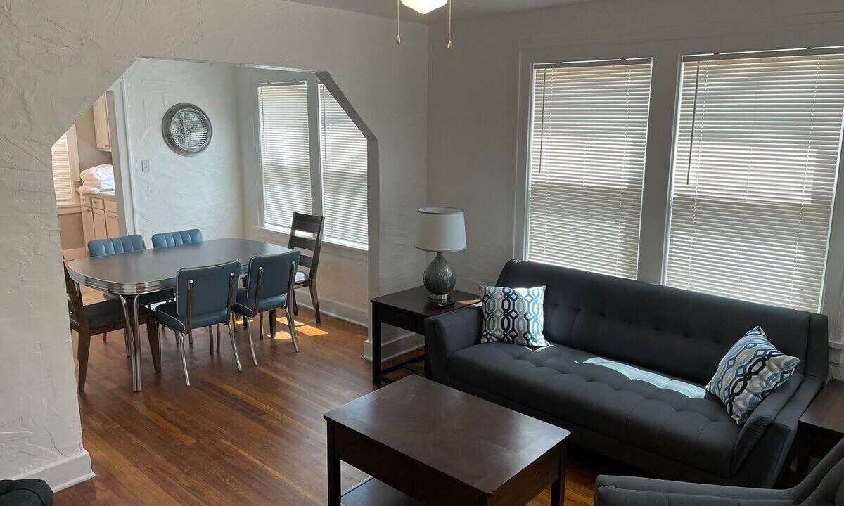 Photo of Livingroom in University Heights