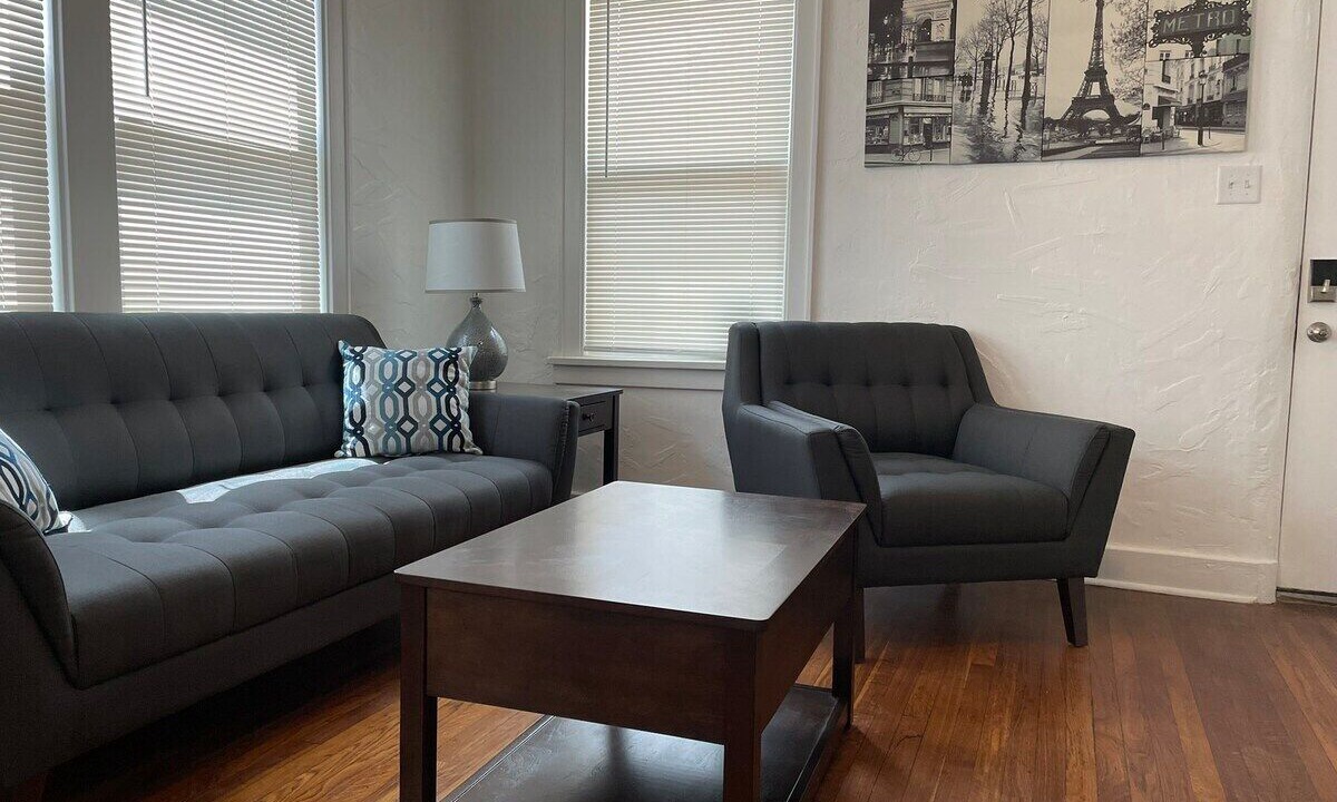 Photo of Livingroom in University Heights