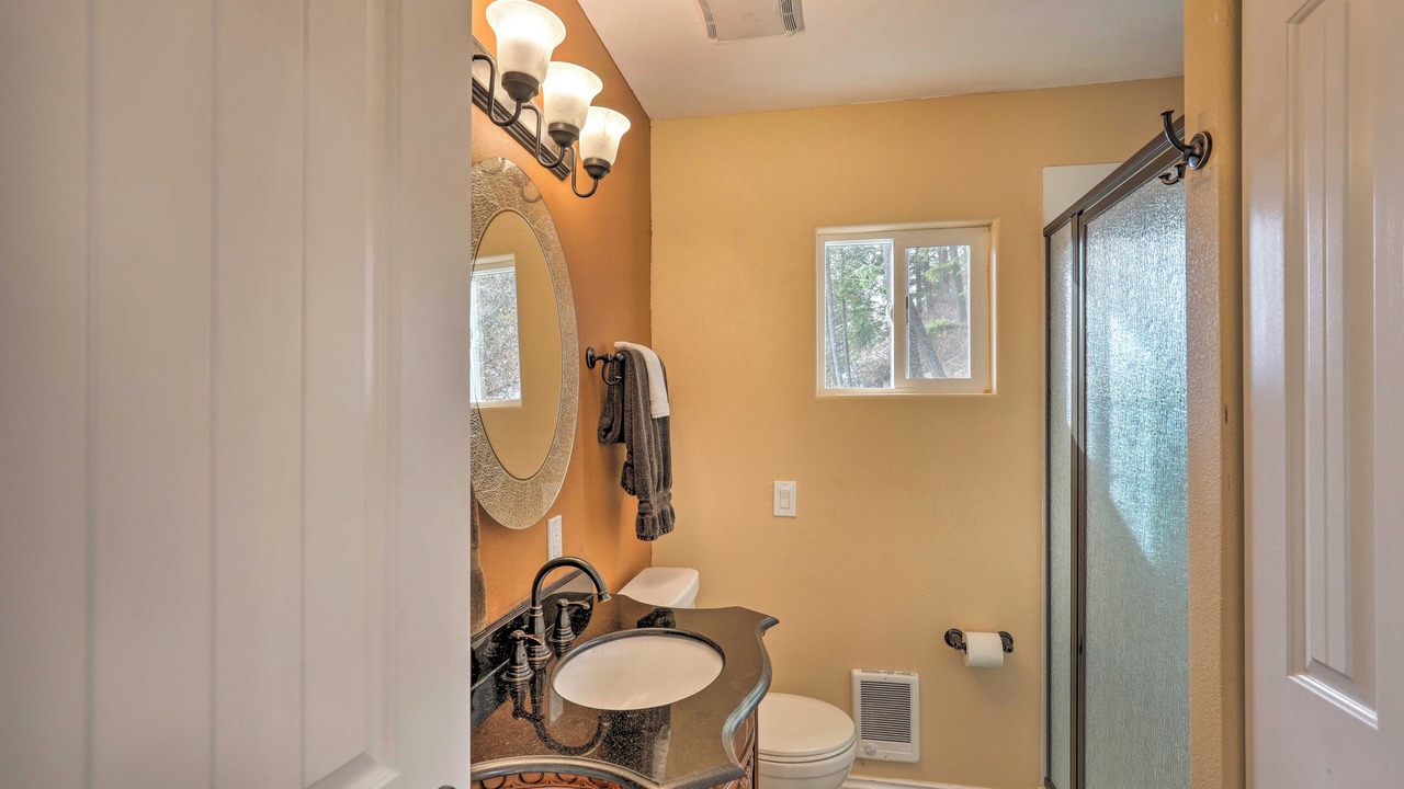 Photo of Bathroom in Loon Lake