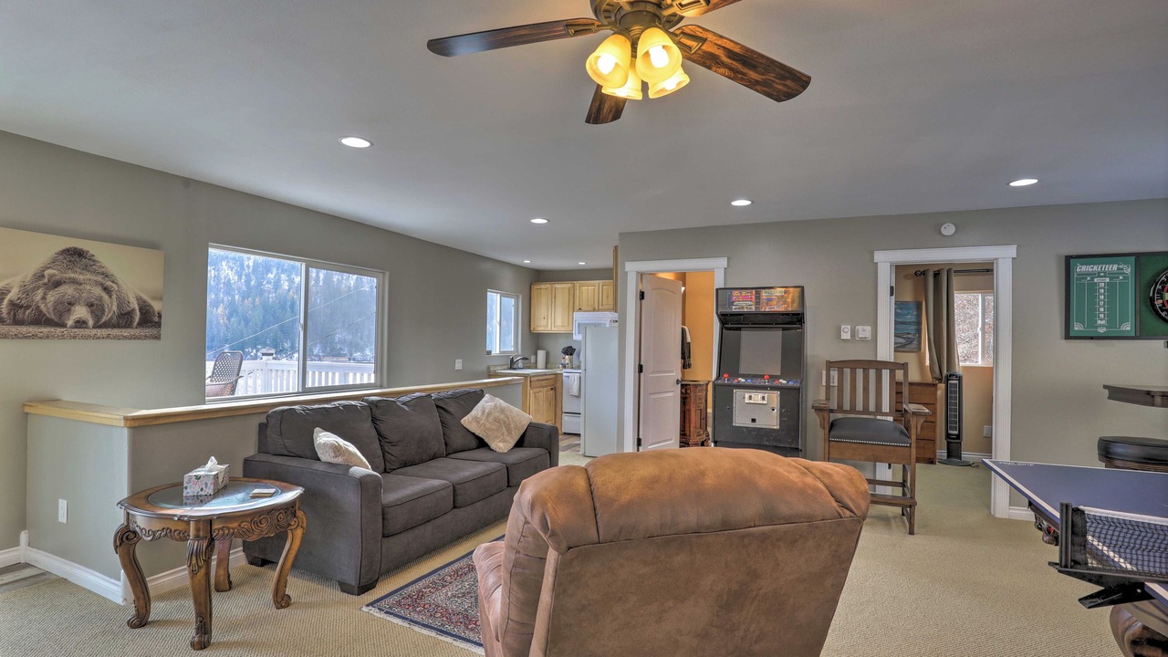 Photo of Livingroom in Loon Lake