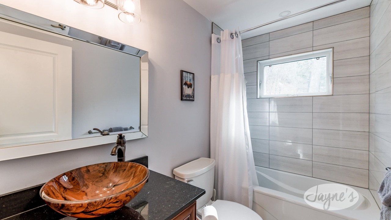 Photo of Bathroom in Algonquin Highlands