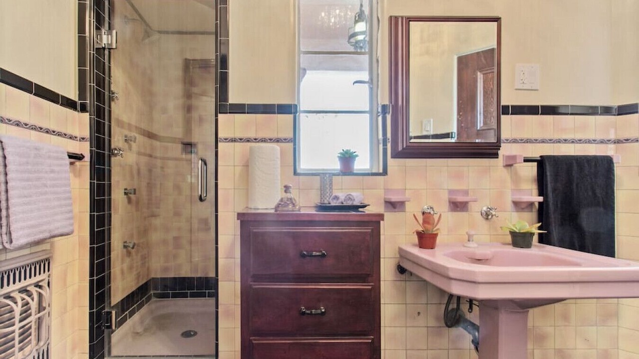 Photo of Bathroom in View Park-Windsor Hills