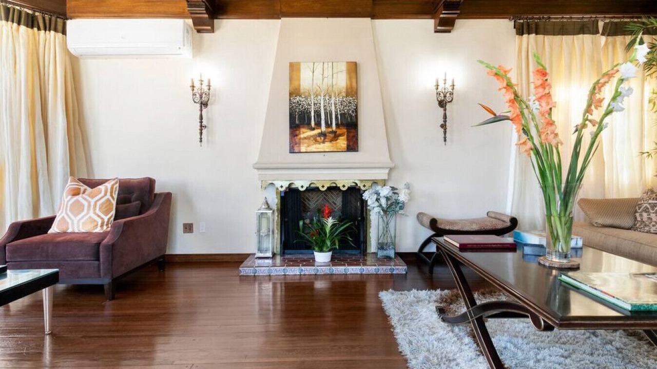 Photo of Livingroom in View Park-Windsor Hills