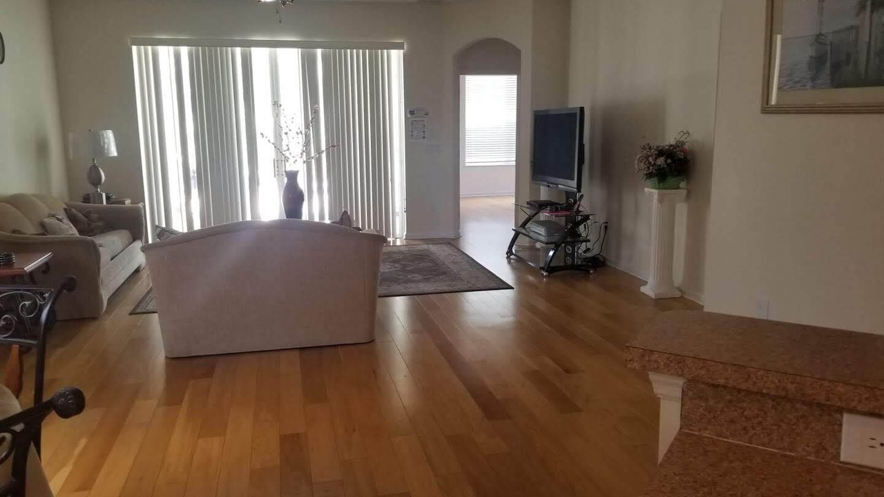 Photo of Livingroom in Orange Tree