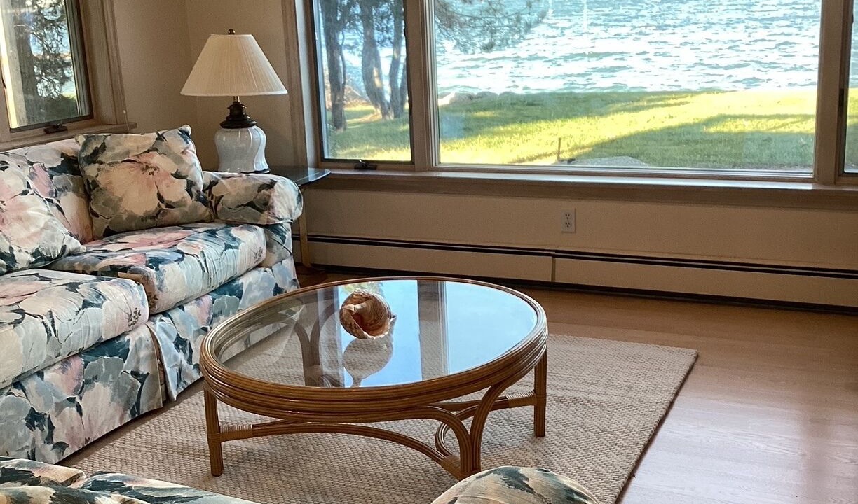 Photo of Livingroom in Silver Beach