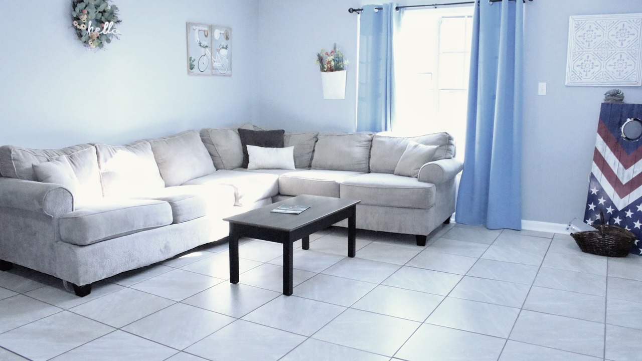 Photo of Livingroom in Sulphur