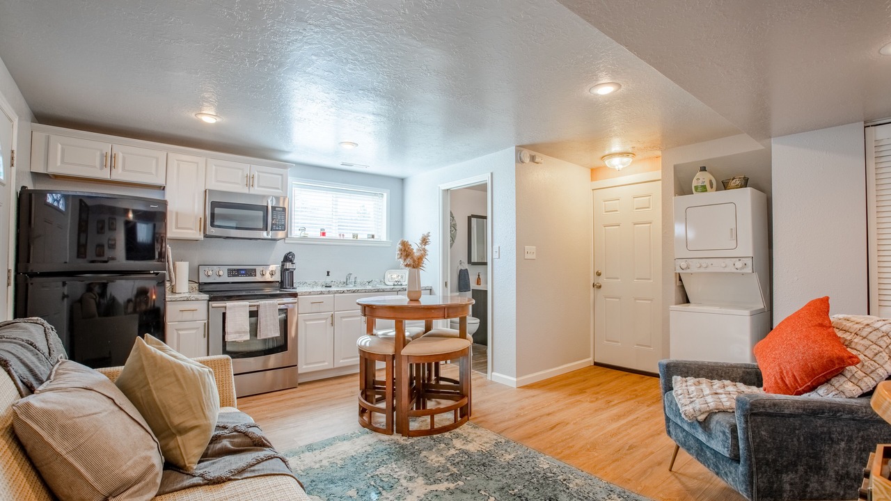 Photo of Livingroom in West Bountiful