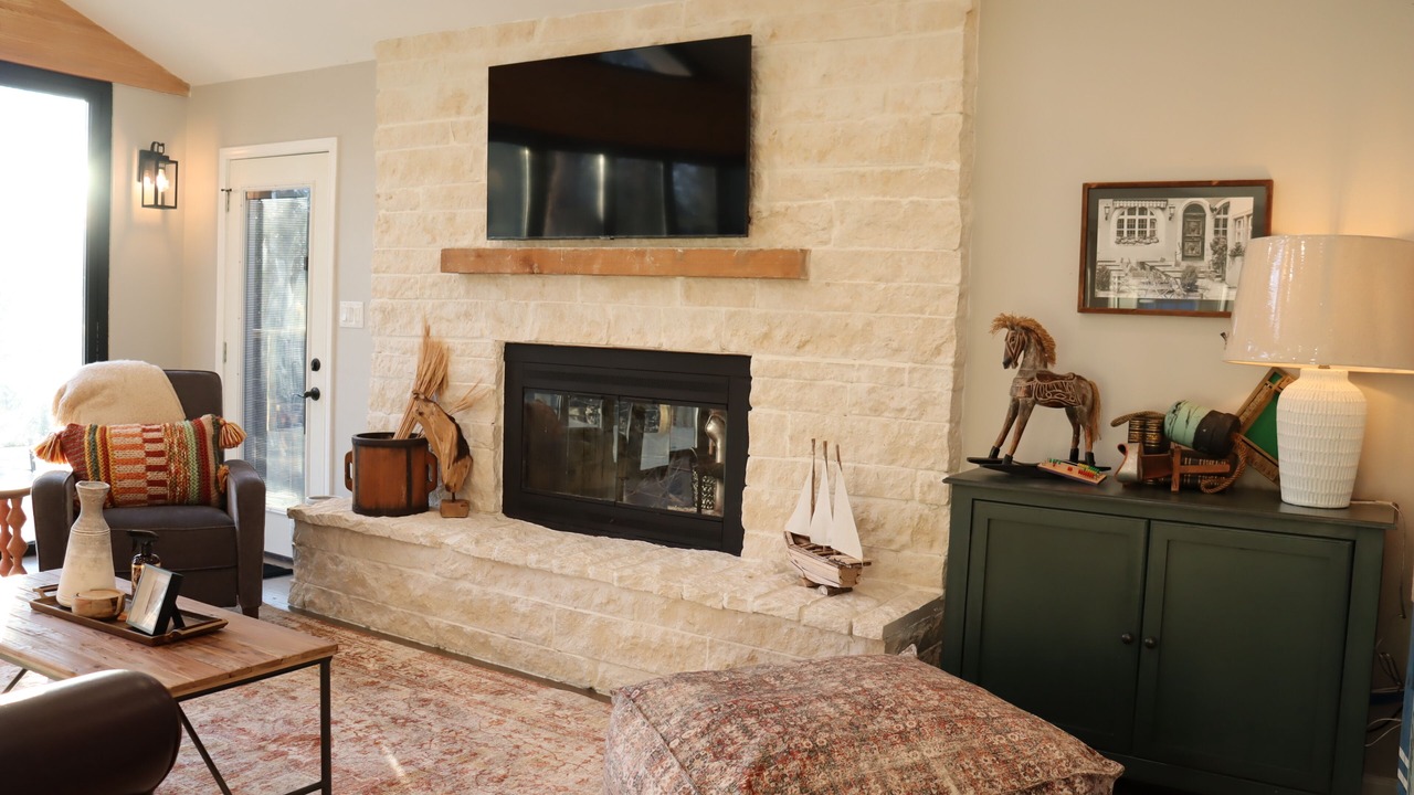 Photo of Livingroom in Pointblank