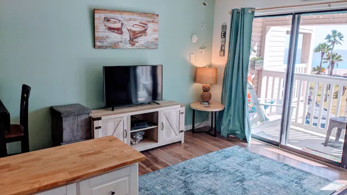 Photo of Livingroom in North Beach